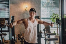 泰兴肌肉男模(肌肉男模板)