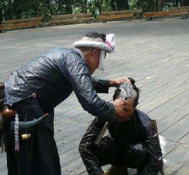 泰兴欲带老伴游遍中国(带着老伴去旅游)