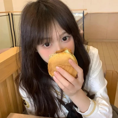 泰兴伴游女生李心怡的资料