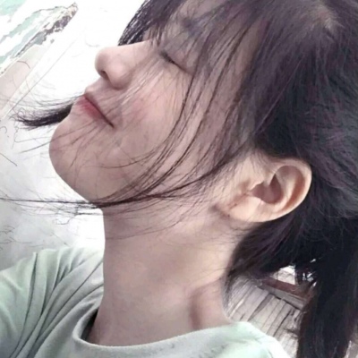 泰兴伴游女生烟雨蒙蒙的资料