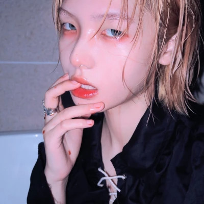泰兴伴游女生樱花漫舞的资料