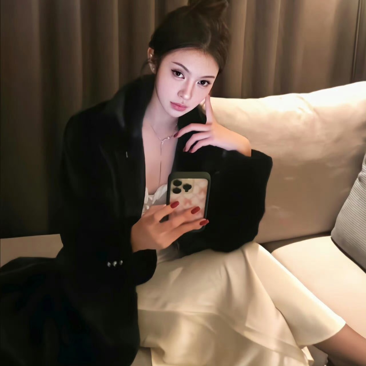 泰兴伴游女生周语言的资料