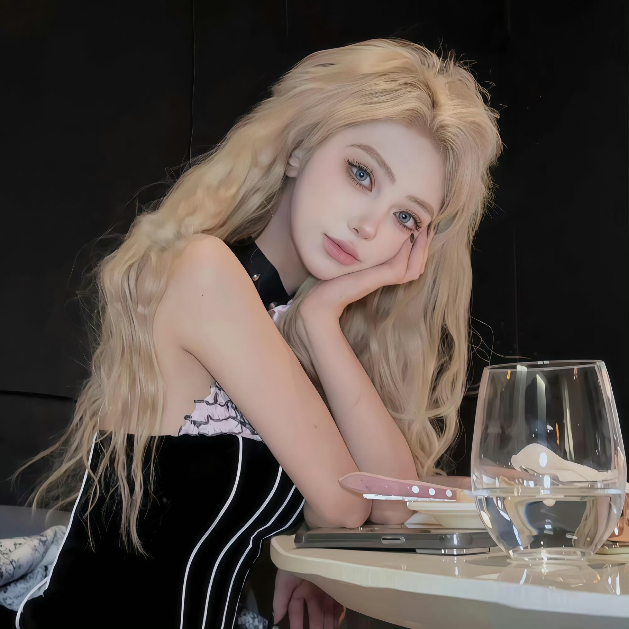 泰兴伴游女生晨露的资料