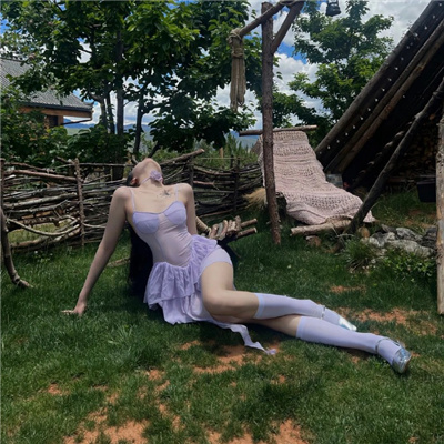 泰兴伴游女生计玲珑