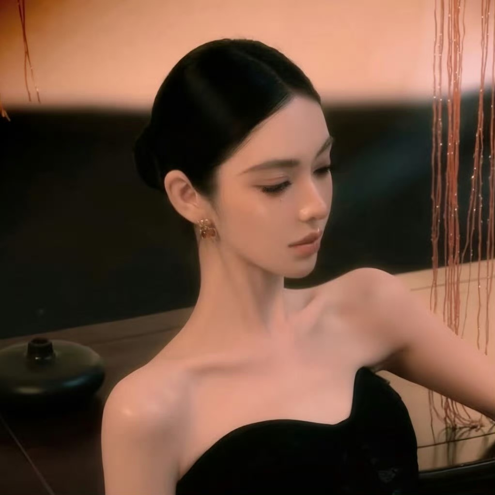 泰兴伴游女生 | Emily的资料